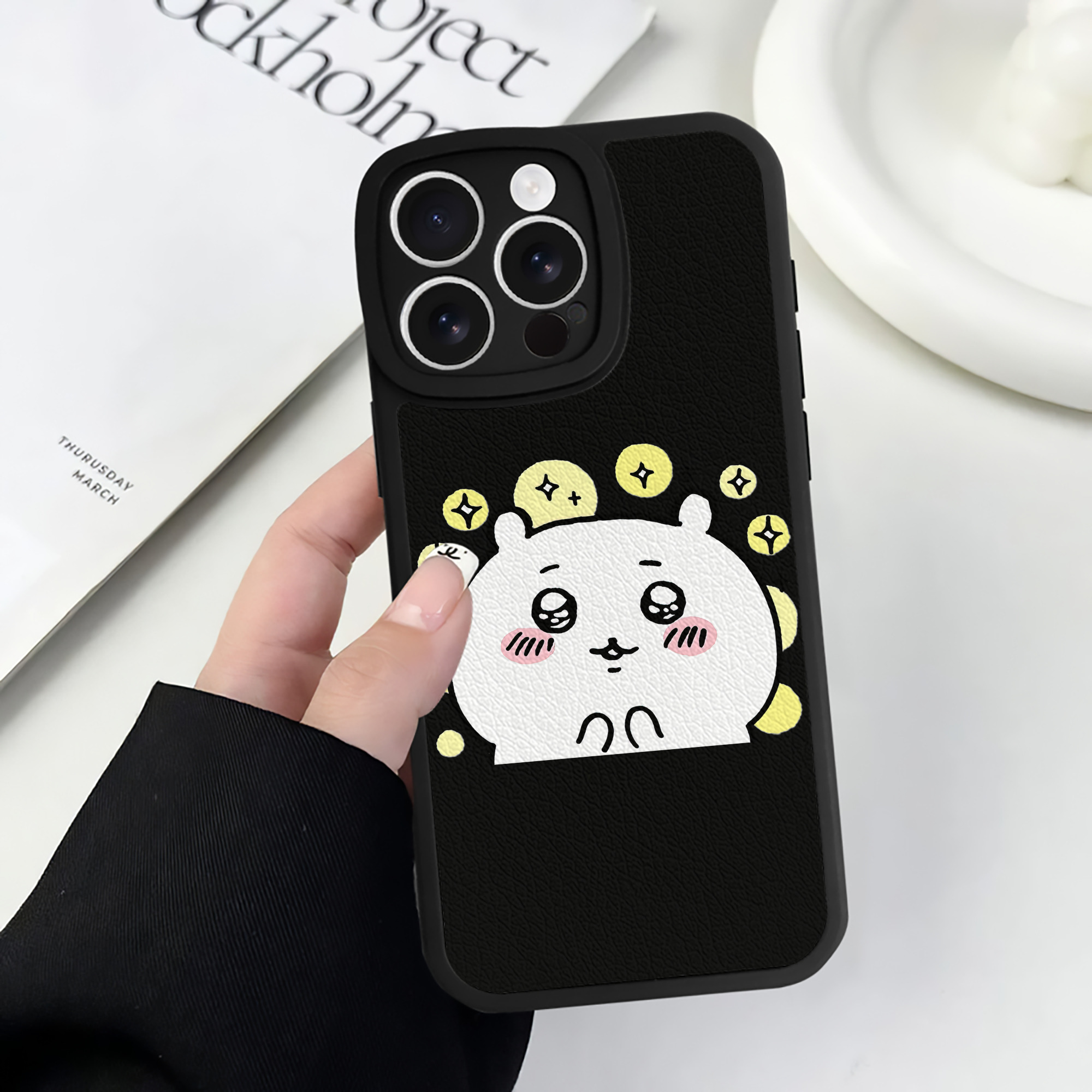 （画像用） ちいかわ ちいかわ Chii-kawa chiikawa 【iPhone 16シリーズ対応】シリコンスマホケース（レザー調） 材質：シリコン